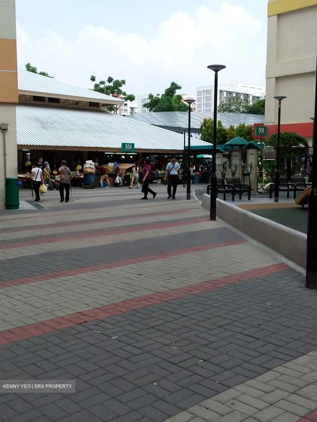 Tampines Heart (D18), Shop House #460329531